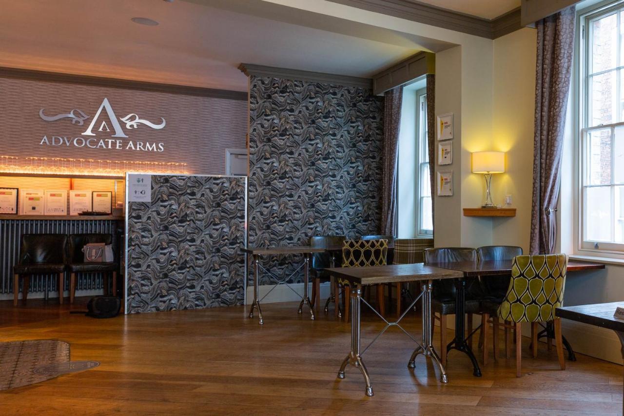 Advocate Arms Hotel มาร์เก็ตเรเซน ภายนอก รูปภาพ